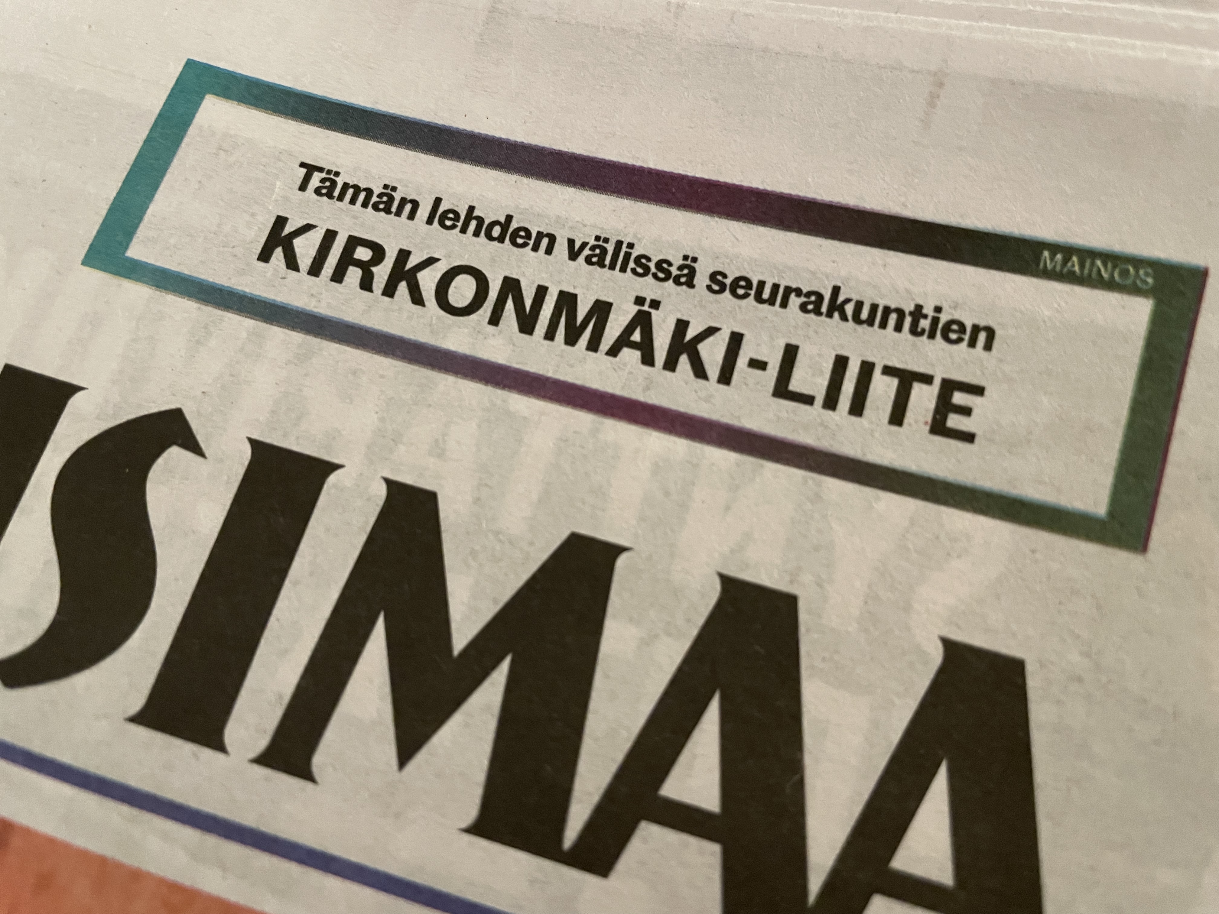 Kuva Keski-Uusimaa-lehden kannesta, jossa teksti tämän lehden välissä seurakuntien Kirkonmäki-liite.