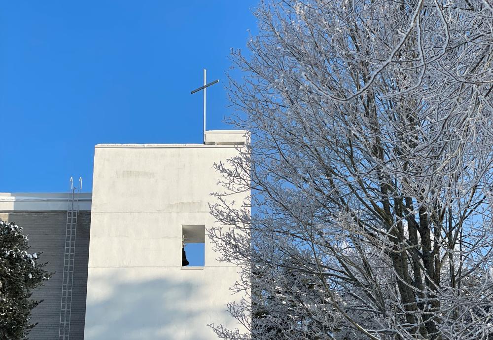 Keravan kirkko talvella