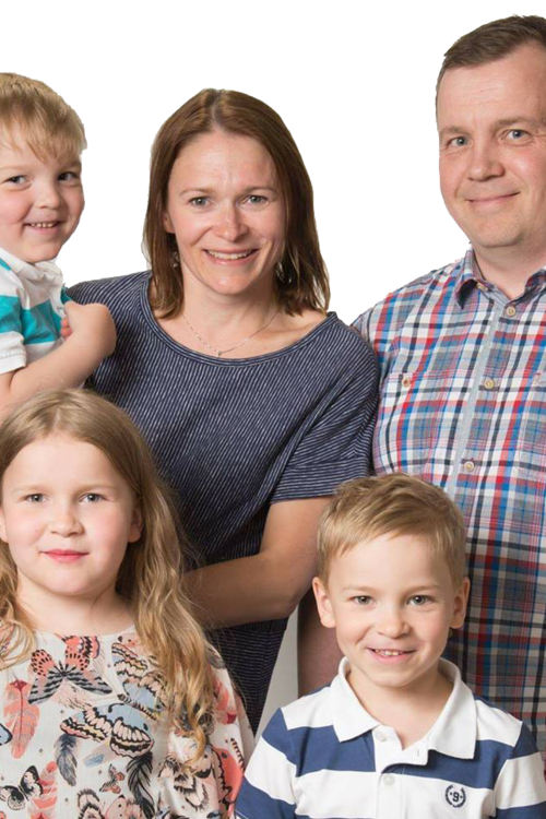 Nimikkolähettiperheen terveiset Itä-Siperiasta lähetyslounaalla Nimikkolähettiperheen terveiset Itä-Siperiasta lähetyslounaalla