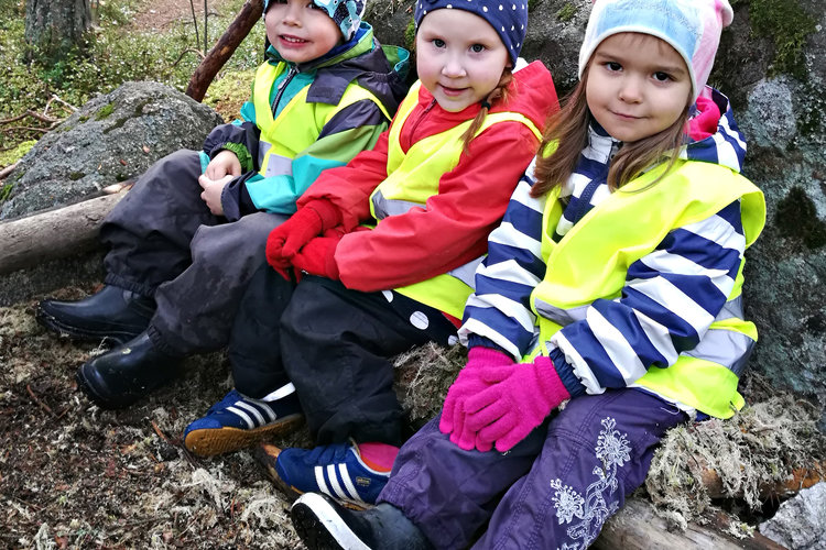 Liikettä ja leikkiä- liikkuva perhekerho Liikettä ja leikkiä- liikkuva perhekerho